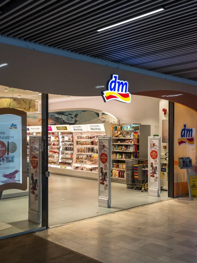 Descoperă universul DM, unde găsești tot ce ai nevoie pentru frumusețe și îngrijire! 🥰
La parterul #Central, @dm_romania te întâmpină cu o gamă largă de produse, de la makeup și îngrijire personală, până la produse dedicate celor mici.

Care este produsul pentru care ajungi cel mai des la DM? 🛍️
